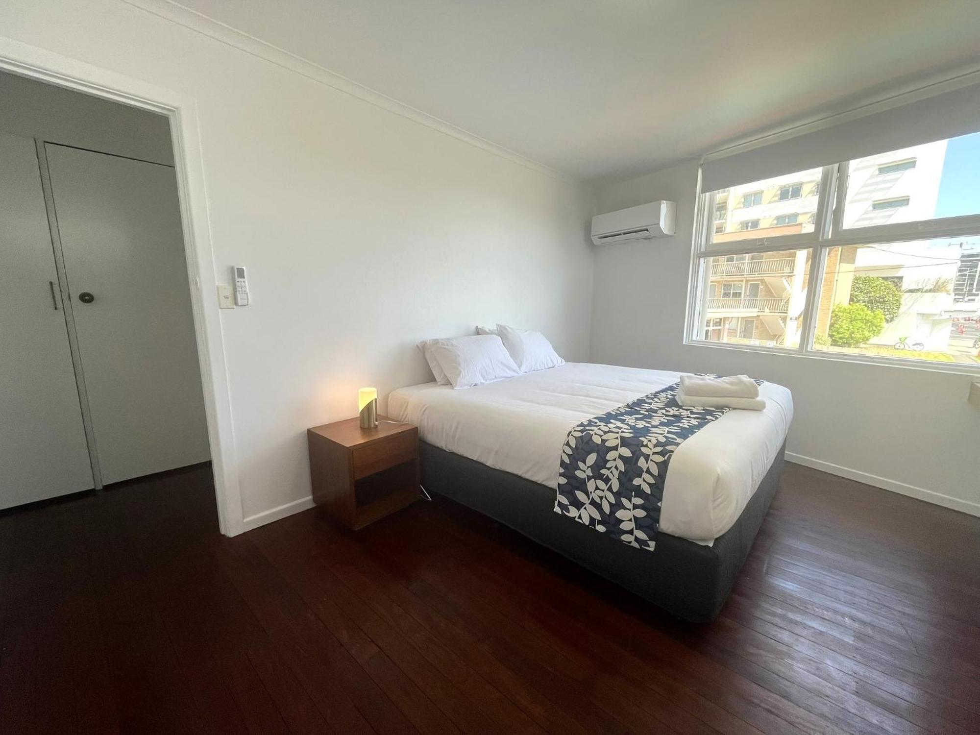 Tropicana Motel โกลด์โคสต์ ภายนอก รูปภาพ