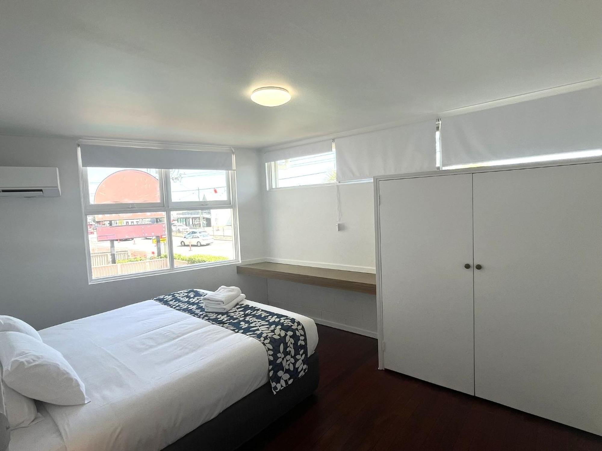 Tropicana Motel โกลด์โคสต์ ภายนอก รูปภาพ